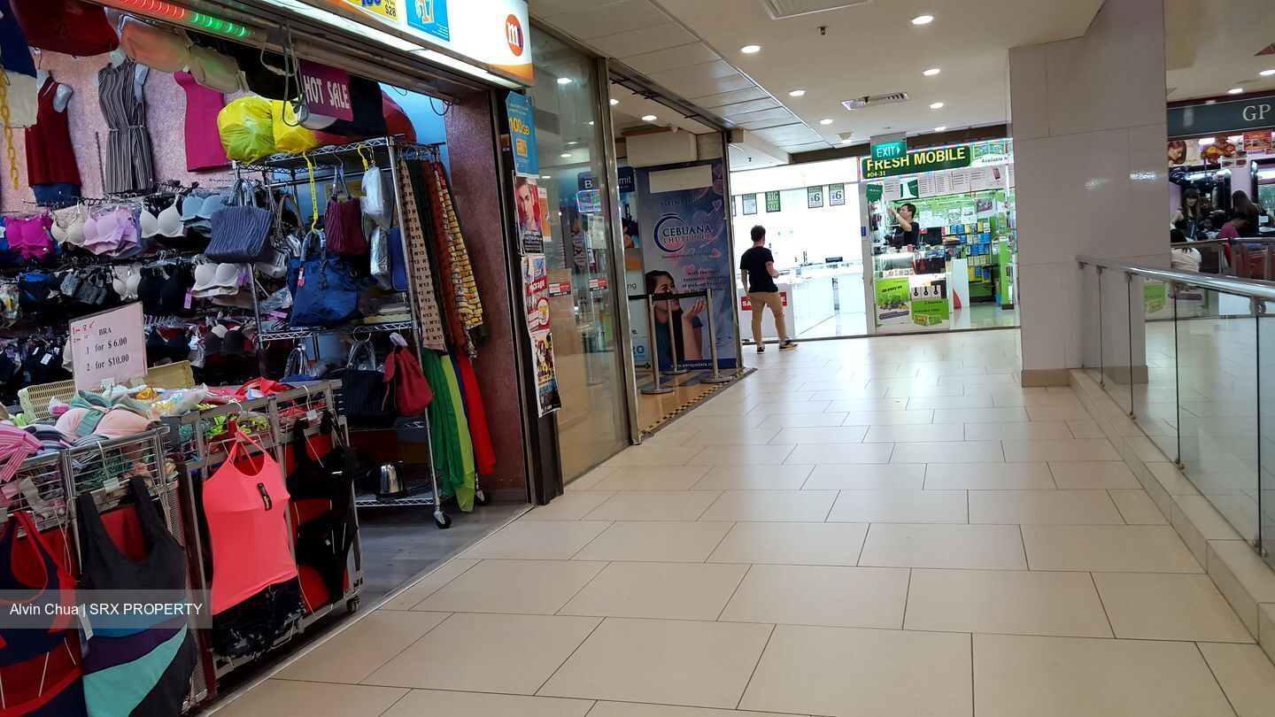 Lucky Plaza (D9), Shop House #628798961